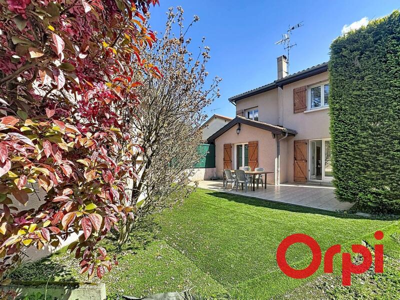 Maison - 93 m² - 4 pièces