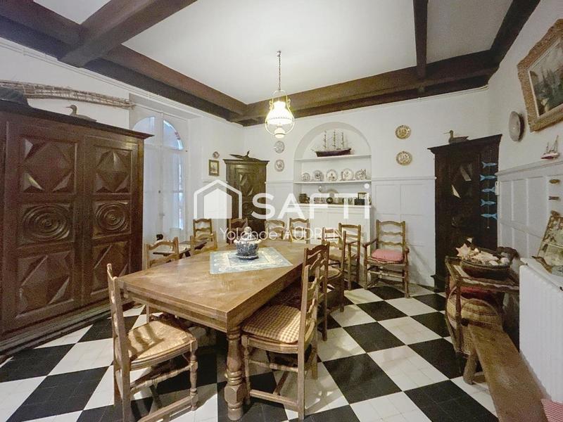 Villa - 215 m² - 11 pièces