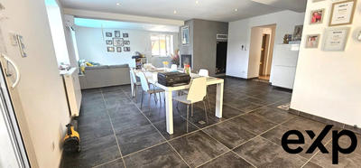 Maison - 210 m² - 7 pièces