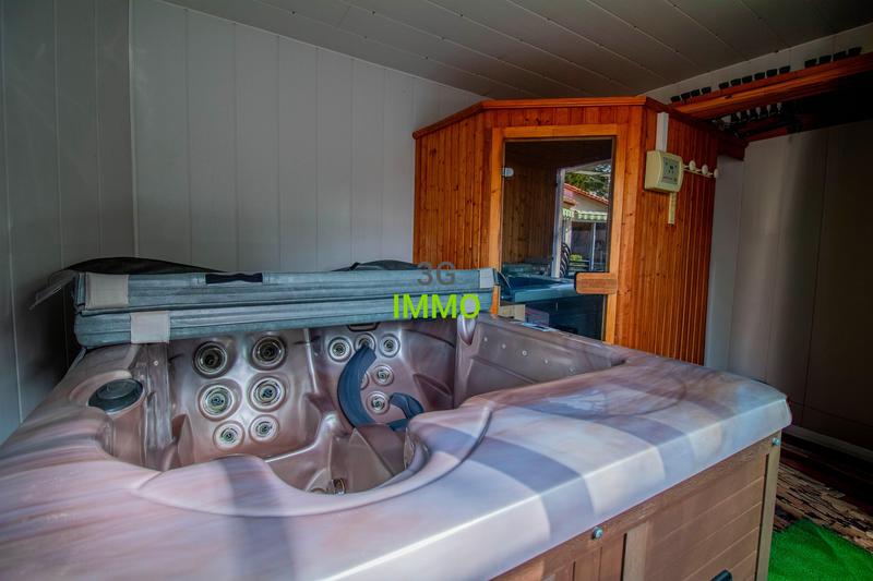 Villa - 163 m² - 7 pièces