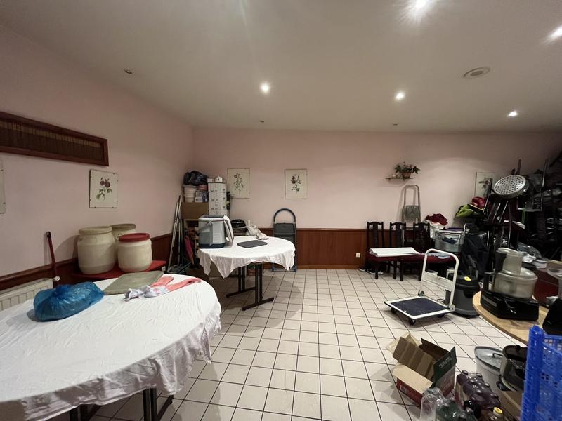 Local commercial - 142 m² - 3 pièces