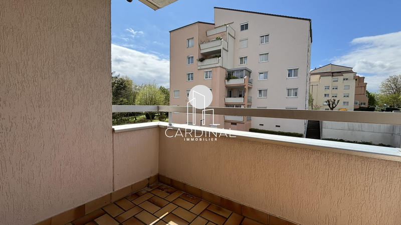 Appartement - 79 m² - 4 pièces