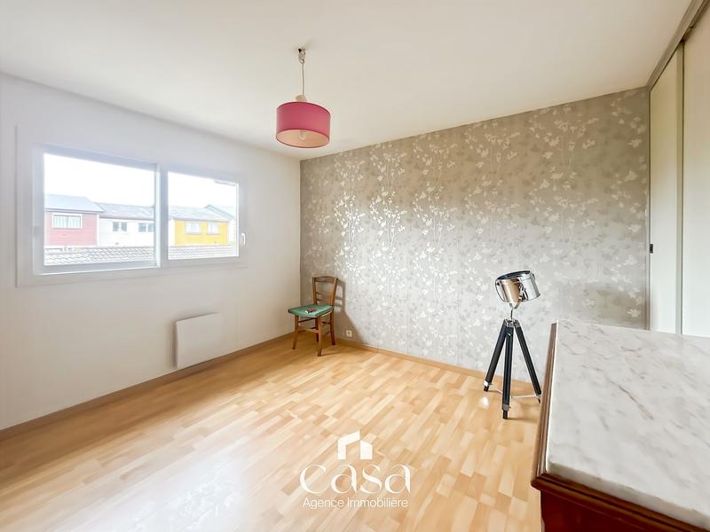 Maison - 90 m² - 5 pièces