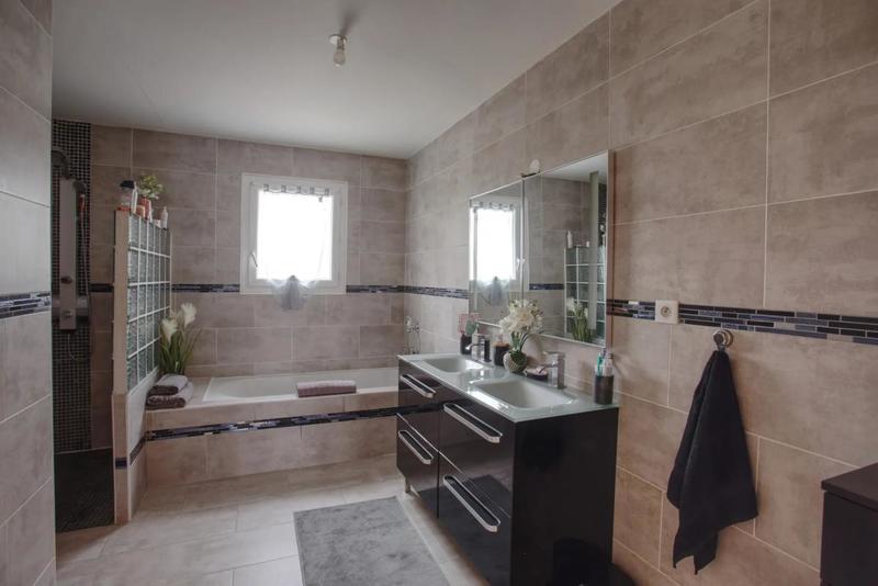 Maison - 158 m² - 6 pièces