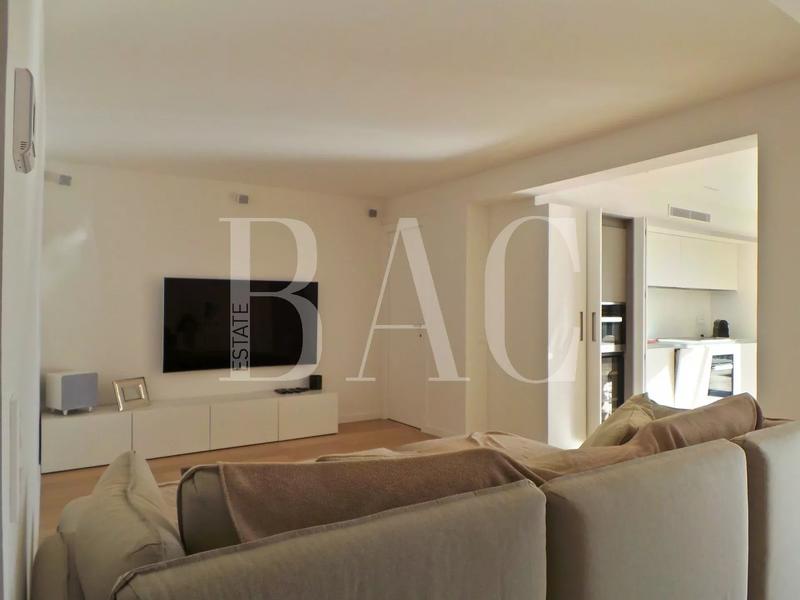 Villa - 250 m² - 8 pièces