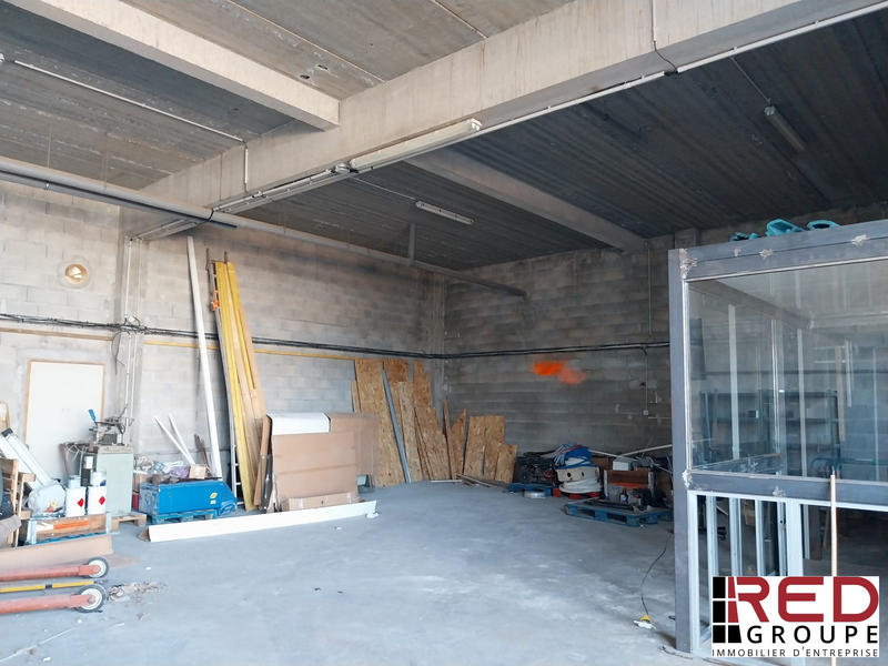 Entrepôt - 917 m²