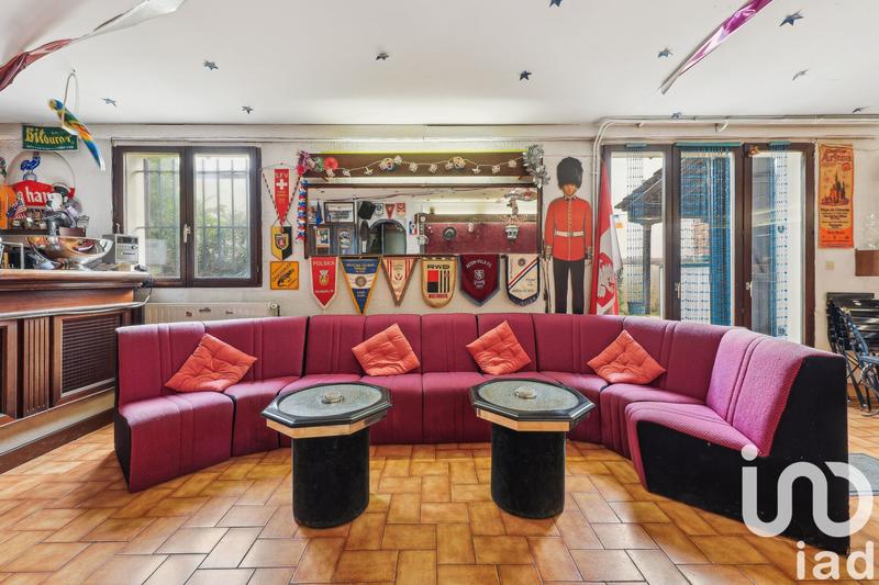 Maison - 230 m² - 9 pièces