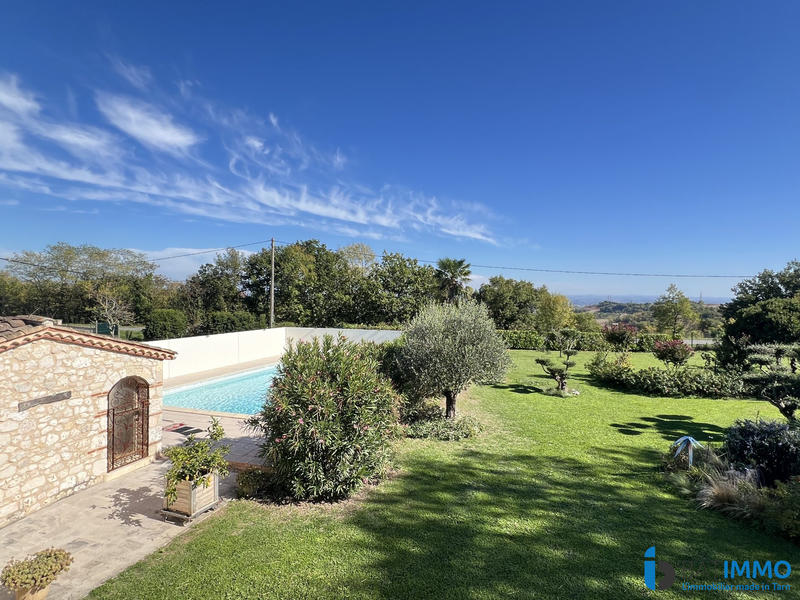 Maison - 248 m² - 7 pièces