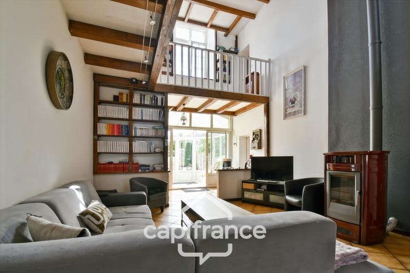 Maison - 268 m² - 10 pièces