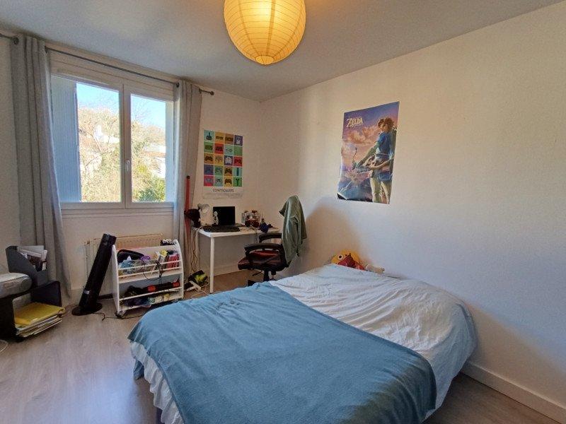 Appartement - 80 m² - 5 pièces