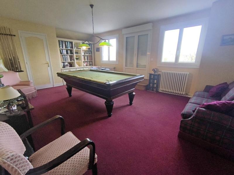 Maison - 218 m² - 6 pièces