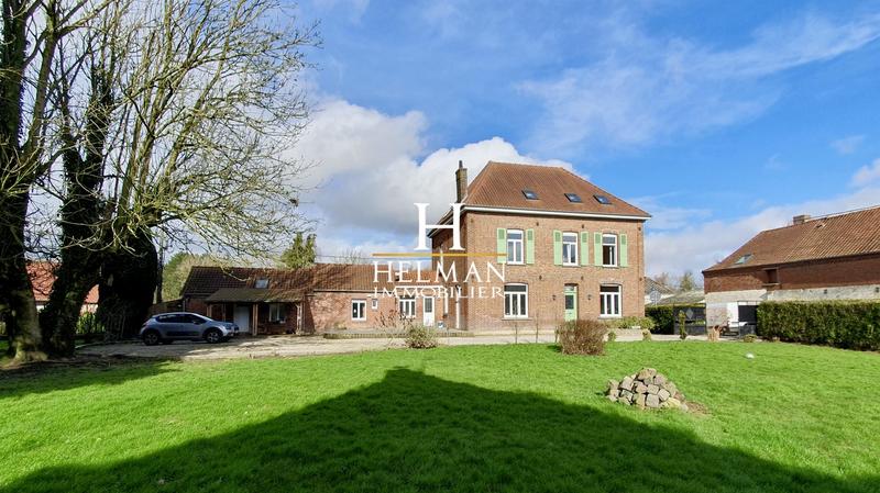 Maison - 185 m² - 6 pièces