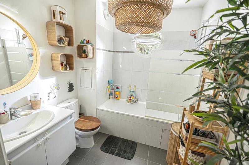 Appartement - 93 m² - 4 pièces