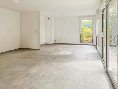 Appartement - 99 m² - 4 pièces