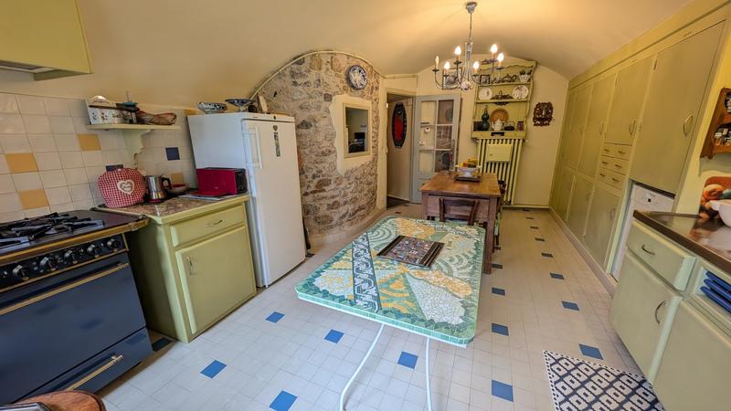 Maison - 280 m² - 9 pièces