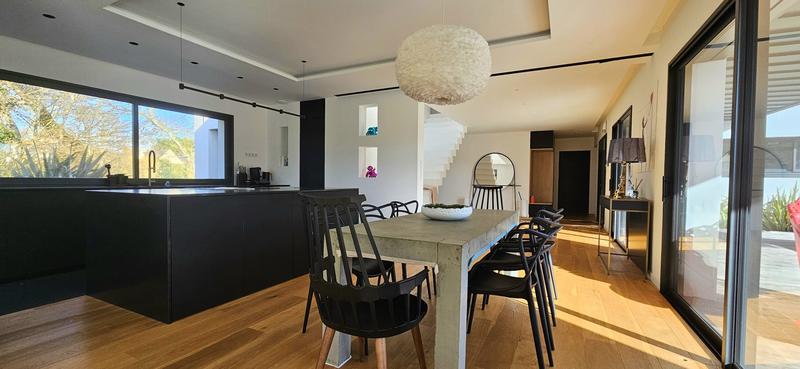 Villa - 180 m² - 5 pièces