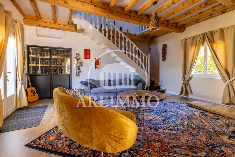 Maison - 228 m² - 11 pièces