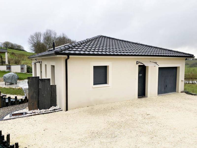 Maison - 90 m² - 4 pièces