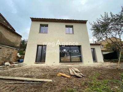 Maison traditionnelle - 100 m² - 5 pièces