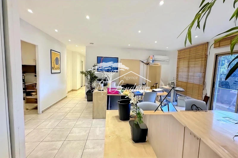 Local commercial - 64 m² - 3 pièces