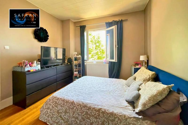 Immeuble - 70 m² - 5 pièces