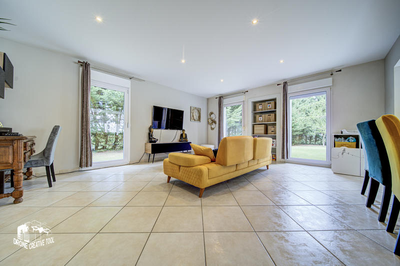 Maison - 280 m² - 7 pièces