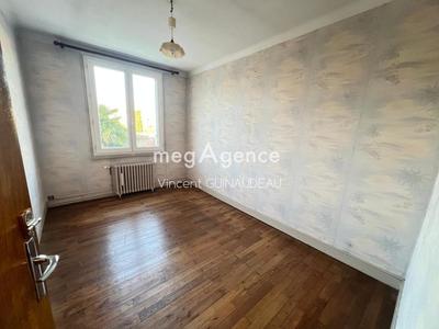 Maison - 96 m² - 5 pièces