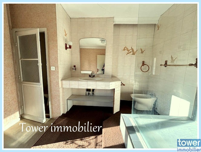 Maison - 180 m² - 7 pièces