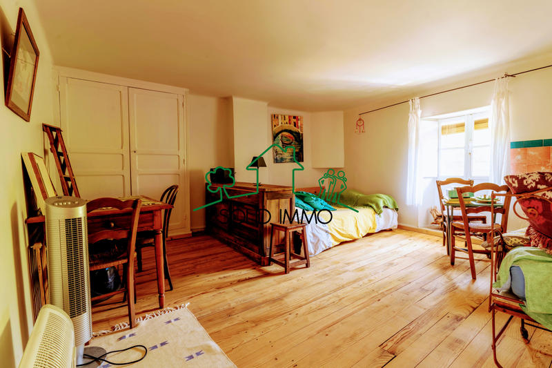 Appartement - 100 m² - 2 pièces