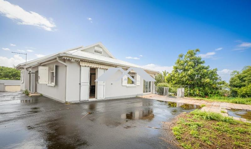 Maison - 170 m² - 5 pièces