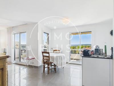 Appartement - 94 m² - 3 pièces