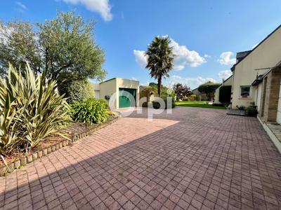 Maison - 185 m² - 5 pièces