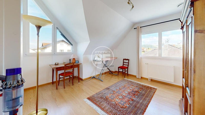 Maison - 256 m² - 7 pièces