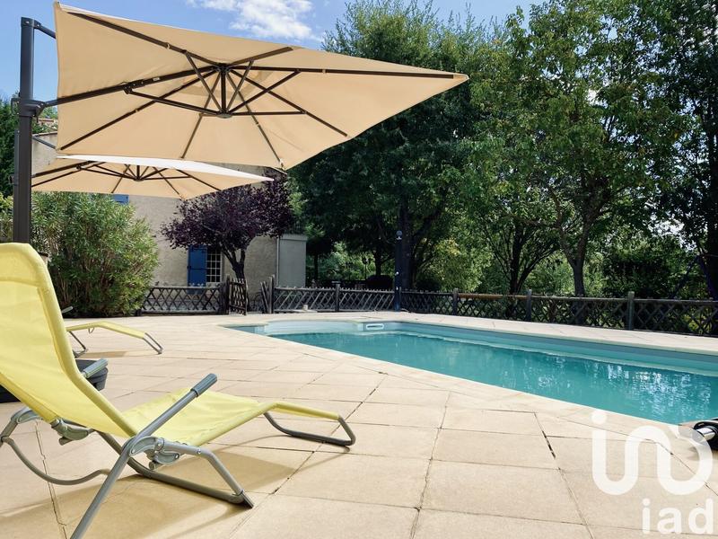 Maison - 204 m² - 8 pièces