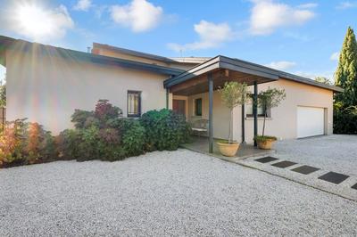 Maison contemporaine - 198 m² - 6 pièces