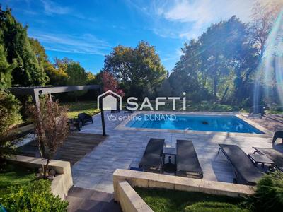 Maison - 226 m² - 6 pièces