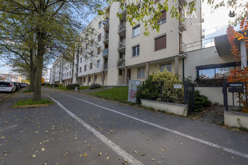 Appartement - 85 m² - 4 pièces