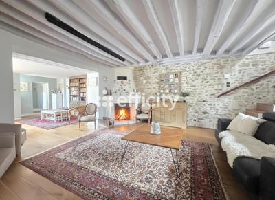 Maison ancienne - 247 m² - 12 pièces