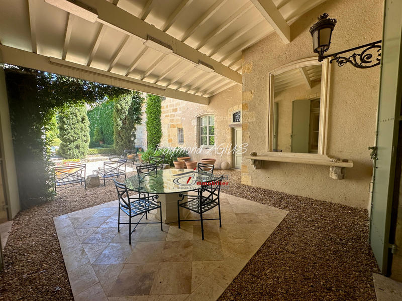 Maison de village - 430 m² - 12 pièces