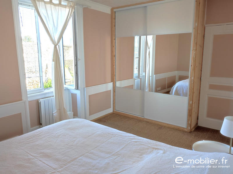 Maison - 183 m² - 8 pièces