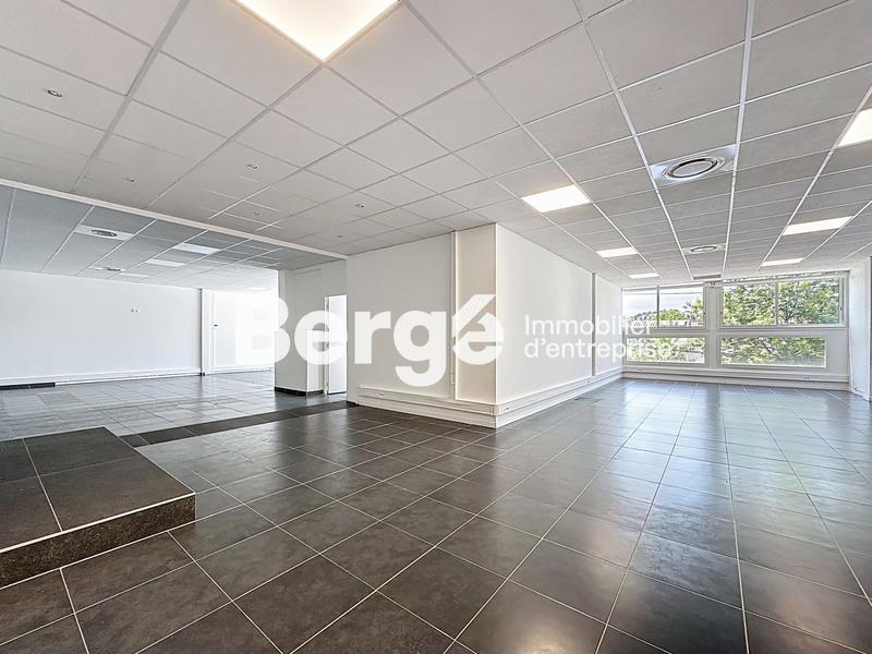 Bureau - 250 m²
