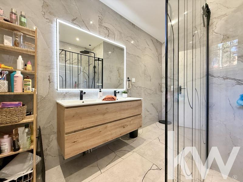 Maison - 105 m² - 4 pièces