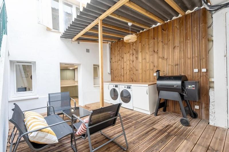 Appartement - 10 m² - 8 pièces