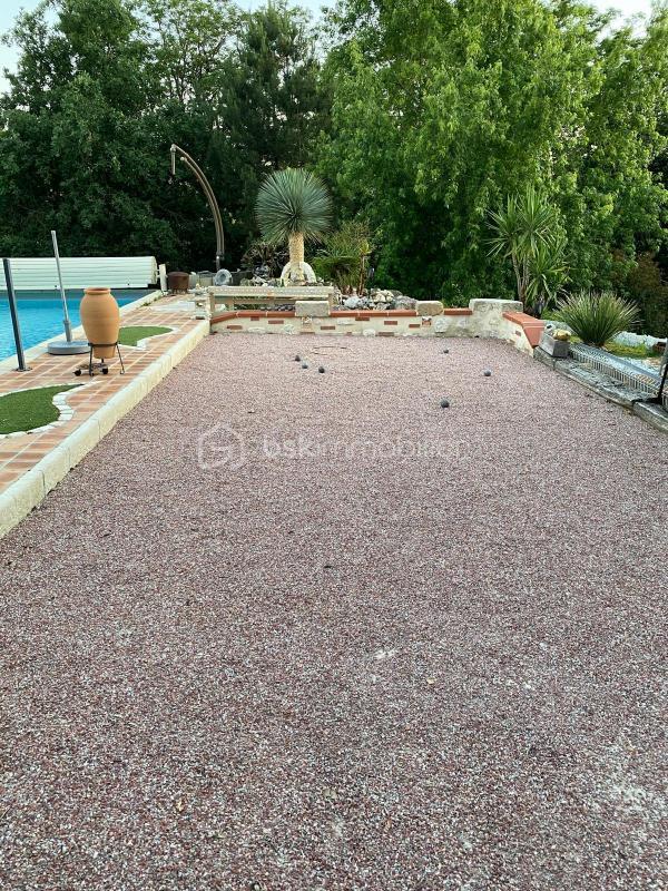 Maison traditionnelle - 218 m² - 6 pièces