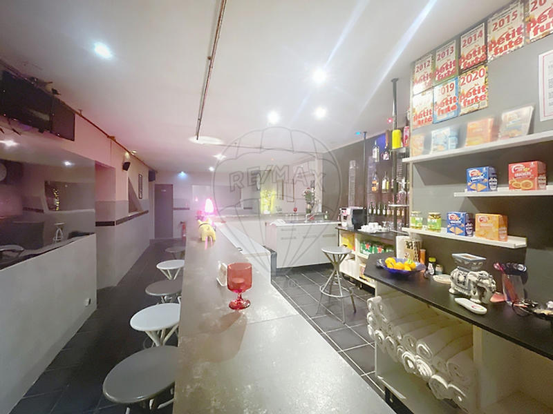 Local commercial - 282 m² - 8 pièces