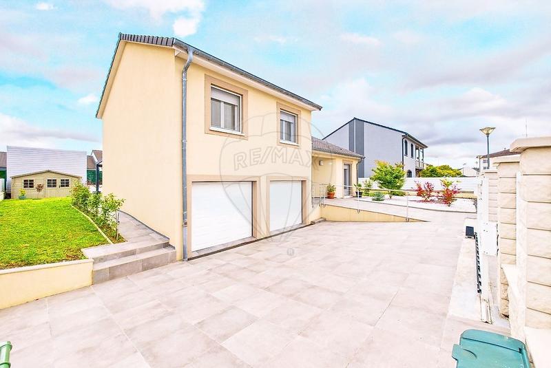 Maison - 93 m² - 6 pièces