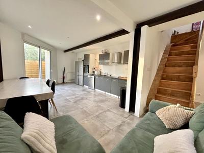 Immeuble - 140 m² - 8 pièces