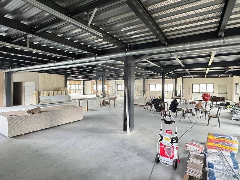 Local commercial - 700 m² - 1 pièce