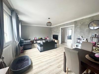 Appartement - 90 m² - 4 pièces