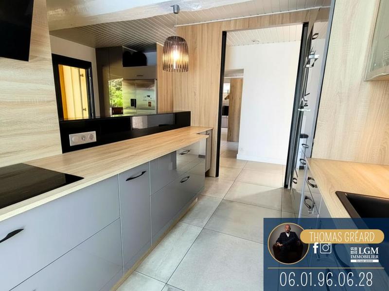 Propriété - 217 m² - 5 pièces